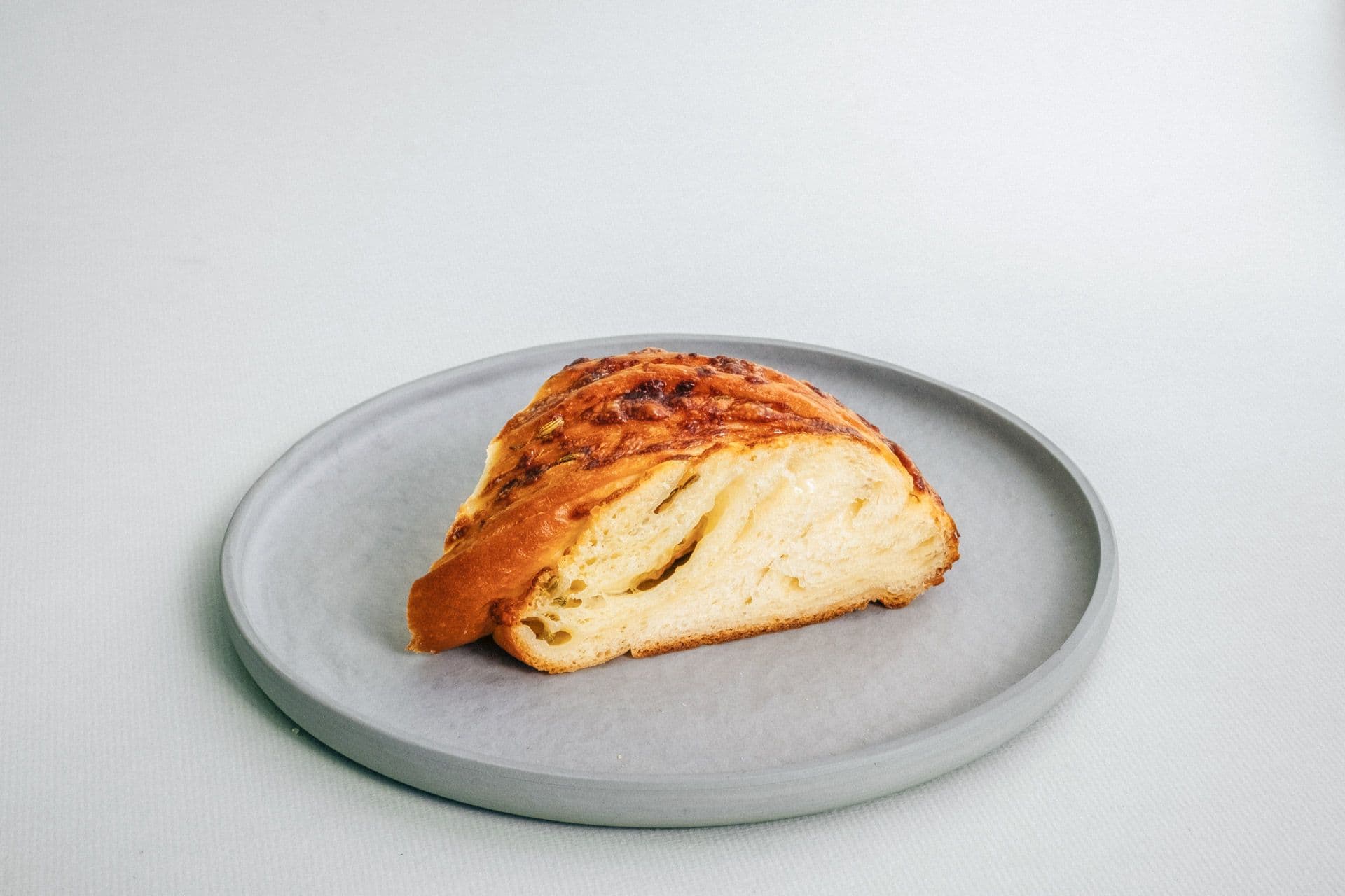 Juustukringel fenkoliseemnetega